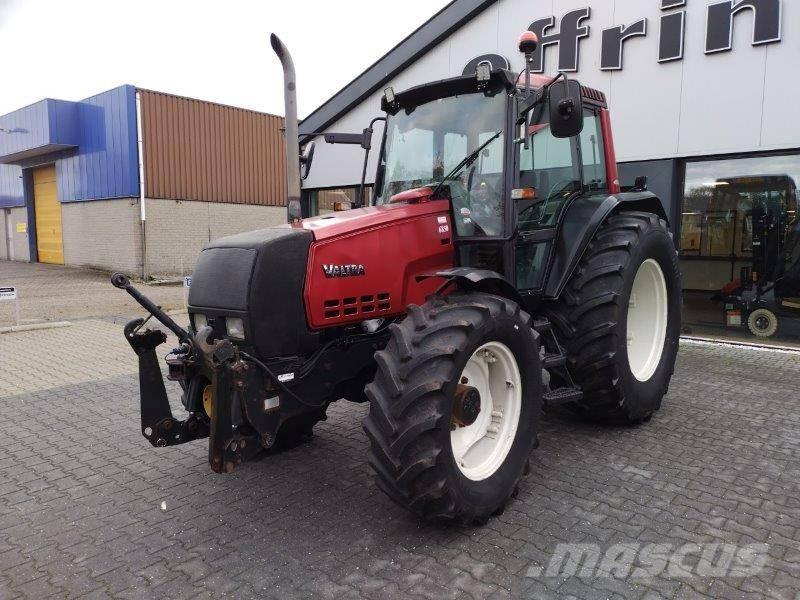 Valtra 6850 الجرارات