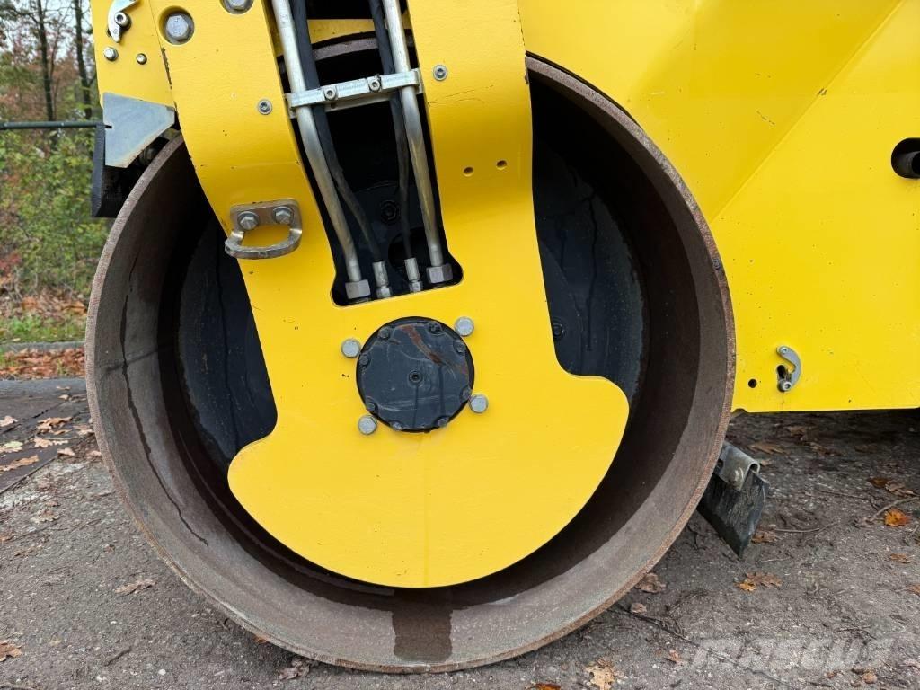 Bomag BW 138 AD-5 مداحل ثنائية الاسطوانة