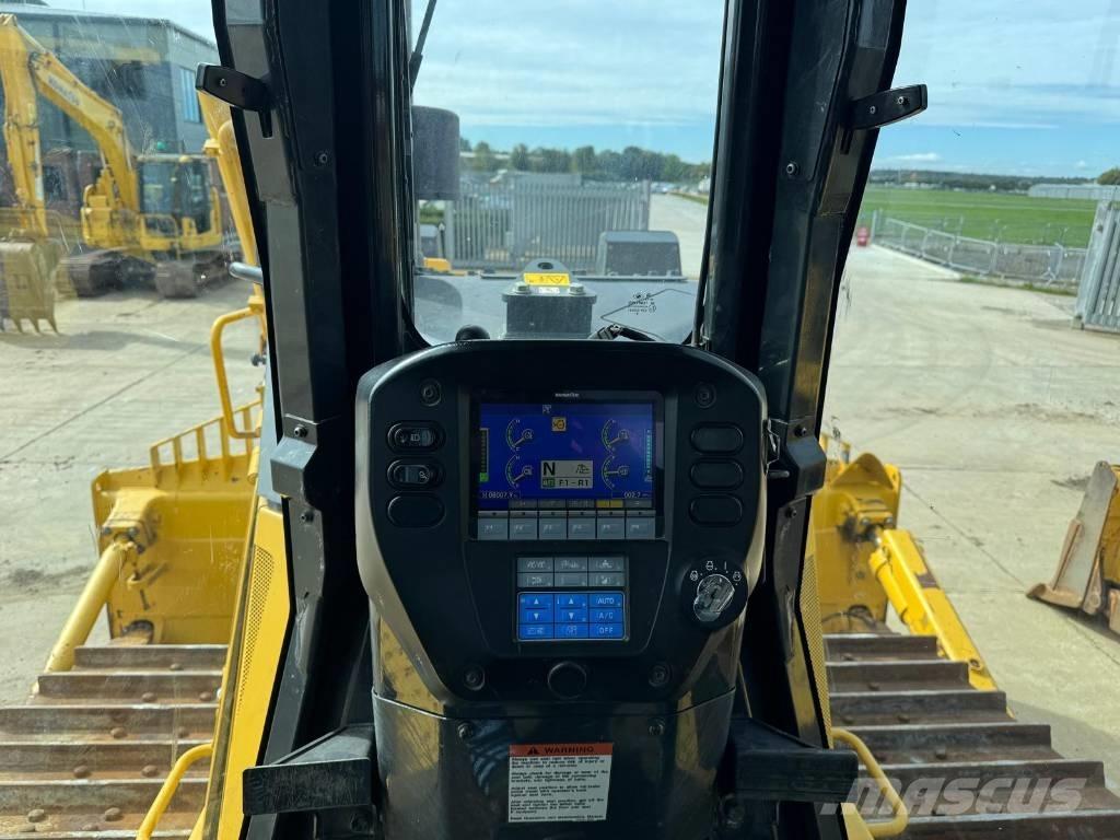 Komatsu D85PX-18 بلدوزرات مجنزرة