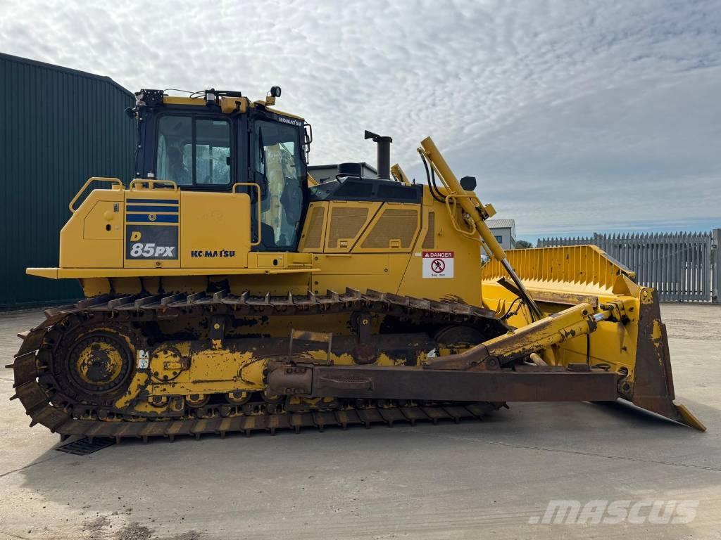 Komatsu D85PX-18 بلدوزرات مجنزرة