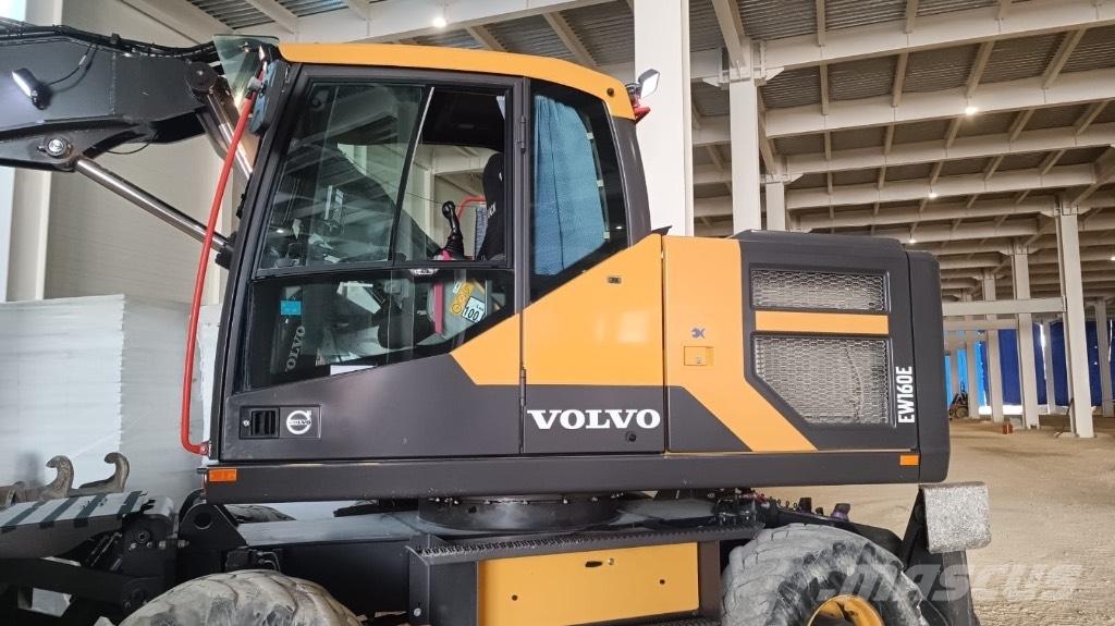 Volvo EW 160 E حفارات بعجل