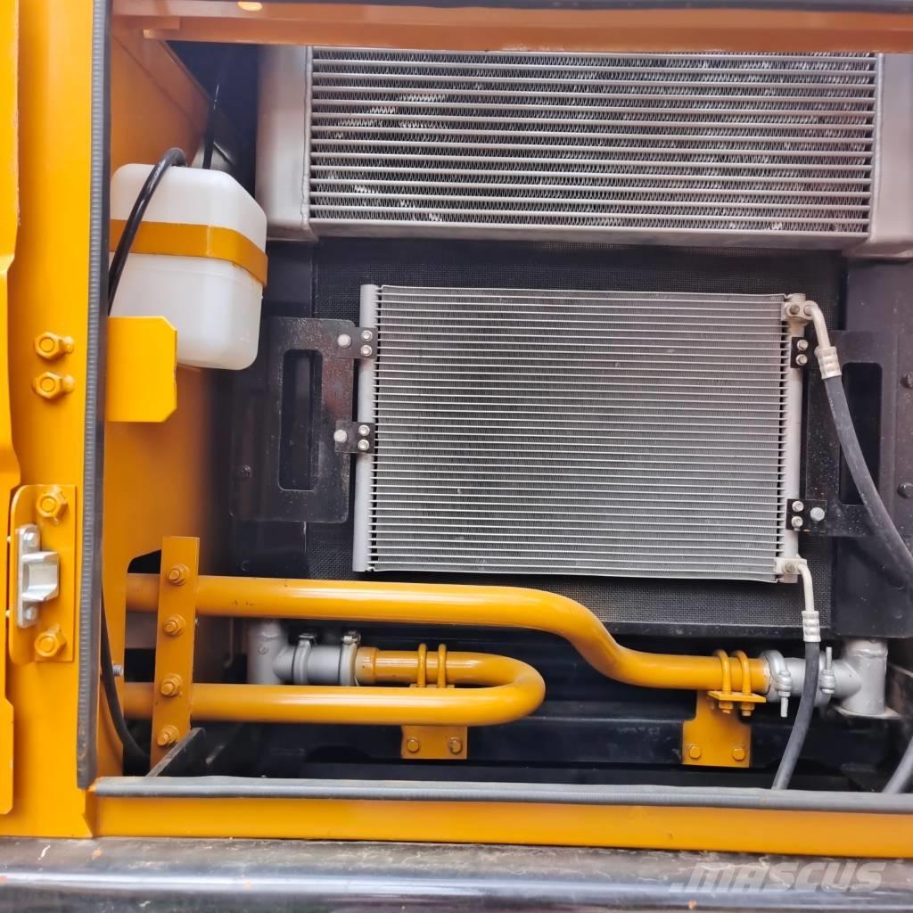 Sany SY 235 H حفارات زحافة