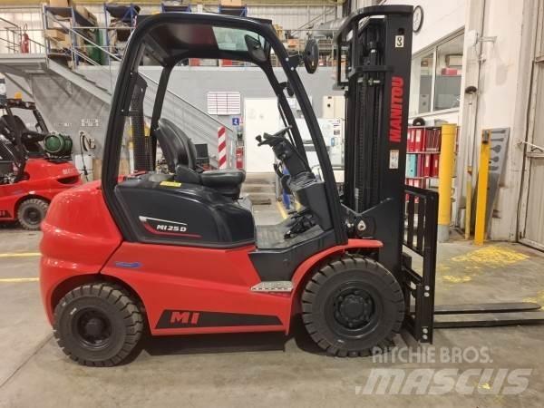 Manitou MI25D شاحنات الطرق الوعرة