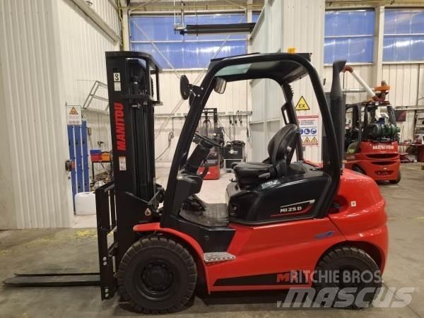 Manitou MI25D شاحنات الطرق الوعرة