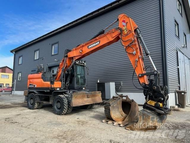 Doosan DX 170 W حفارات بعجل
