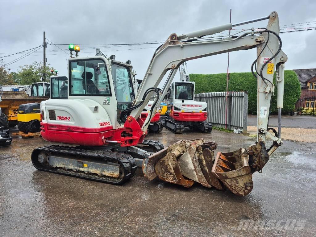 Takeuchi TB 250 حفارات صغيرة أقل من 7 طن (حفارات صغيرة)