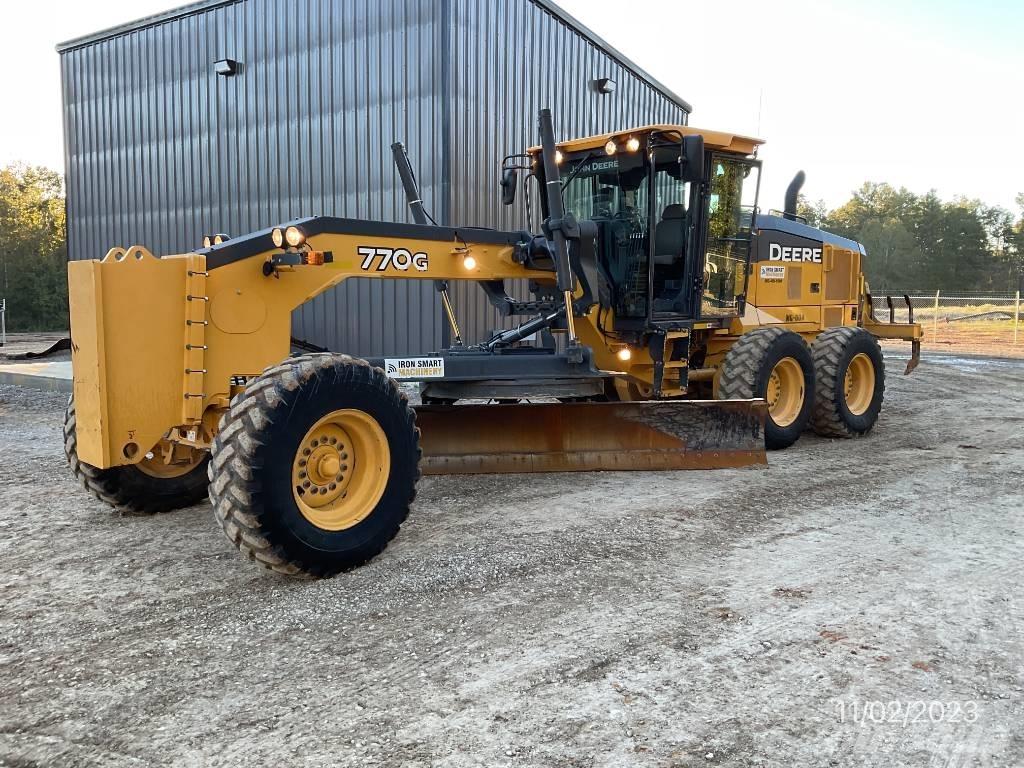 John Deere 770 G معدات تمهيد الطرق