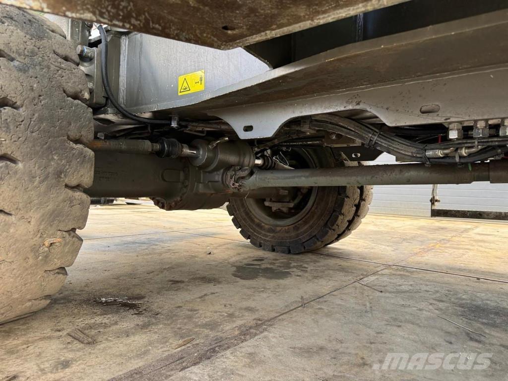 Sennebogen 825M E مناولات المخلفات / مناولات صناعية