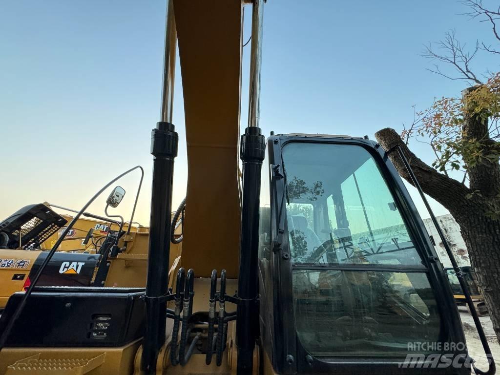 CAT 320D2L حفارات زحافة