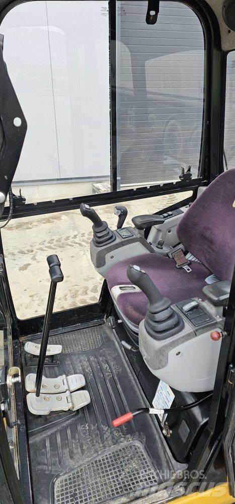 CAT 302.2 D حفارات صغيرة أقل من 7 طن (حفارات صغيرة)