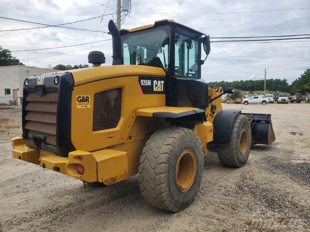 CAT 926M لوادر بعجل