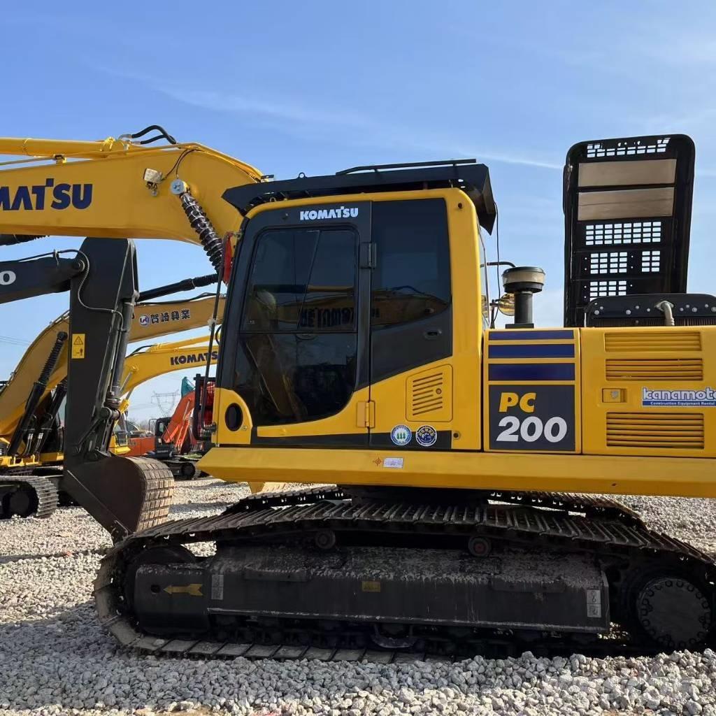 Komatsu PC 200 حفارات زحافة