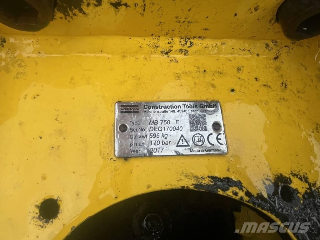 Atlas Copco MB 750 مطارق / كسارات