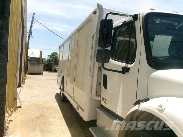 Freightliner M2 شاحنات نقل المشروبات