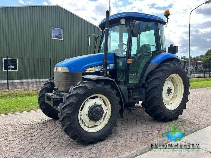New Holland TD90 D الجرارات