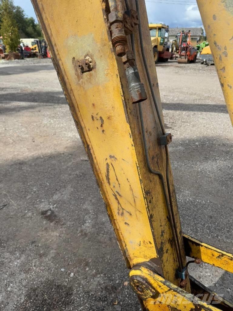 New Holland E 215 حفارات طويلة الذراع