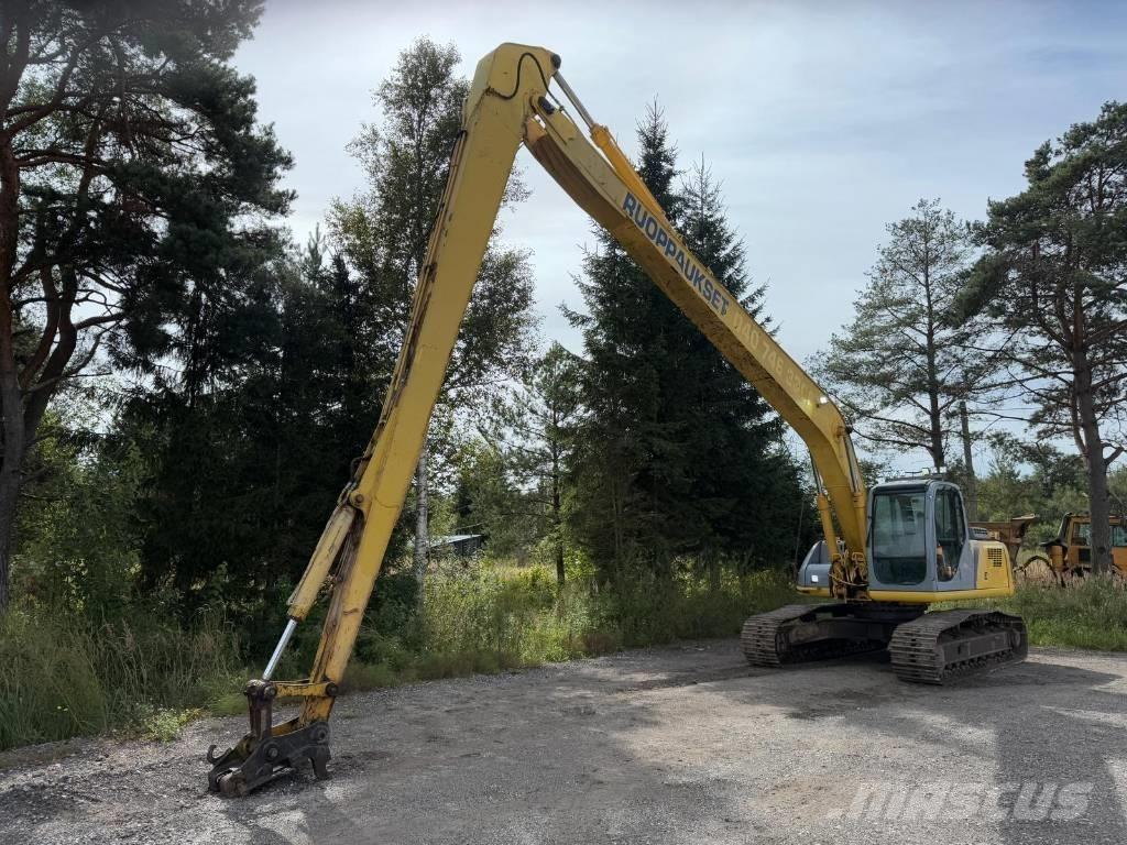 New Holland E 215 حفارات طويلة الذراع