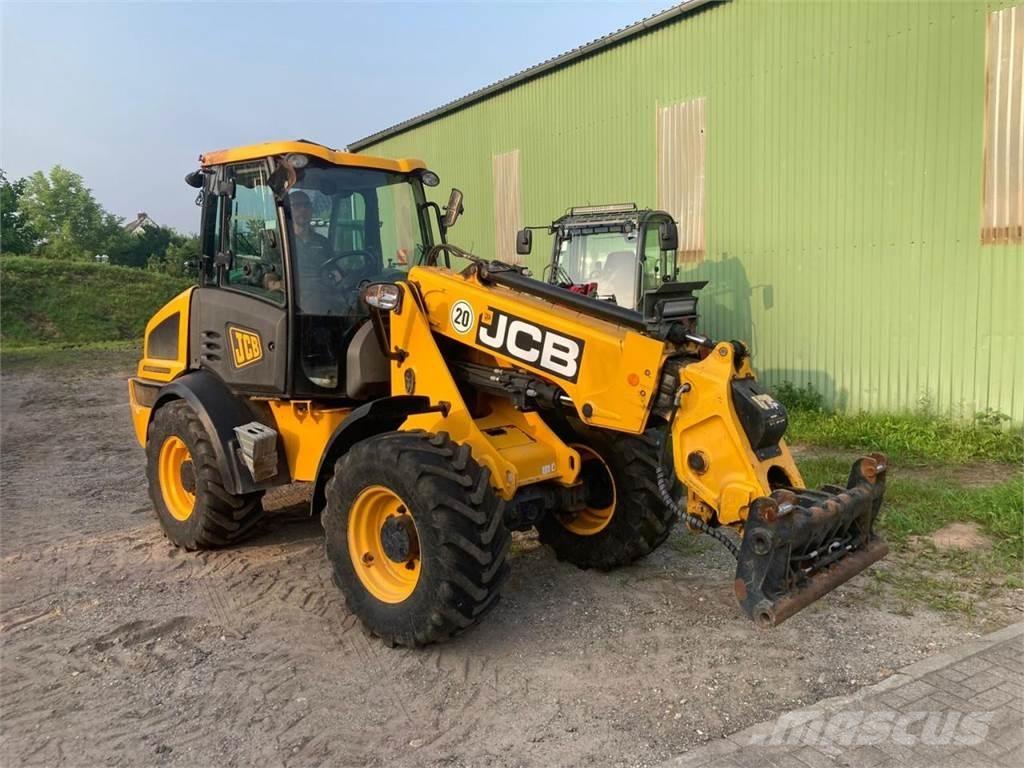 JCB TM 220 معدات مناولة لأغراض الزراعة