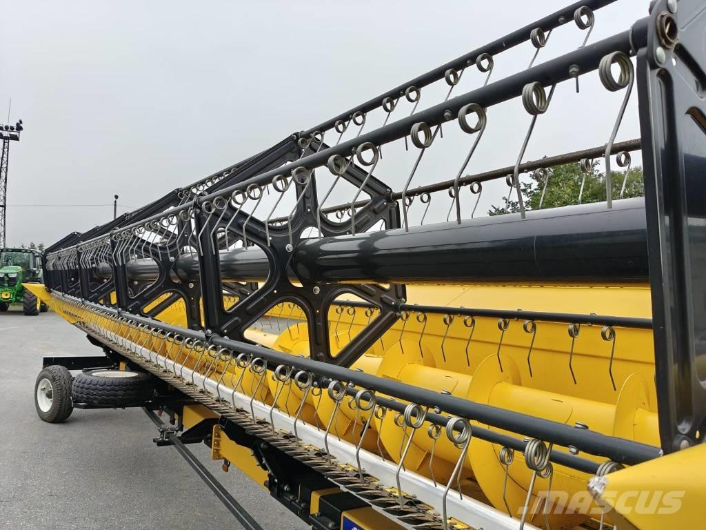 New Holland CX 8.90 حصادات