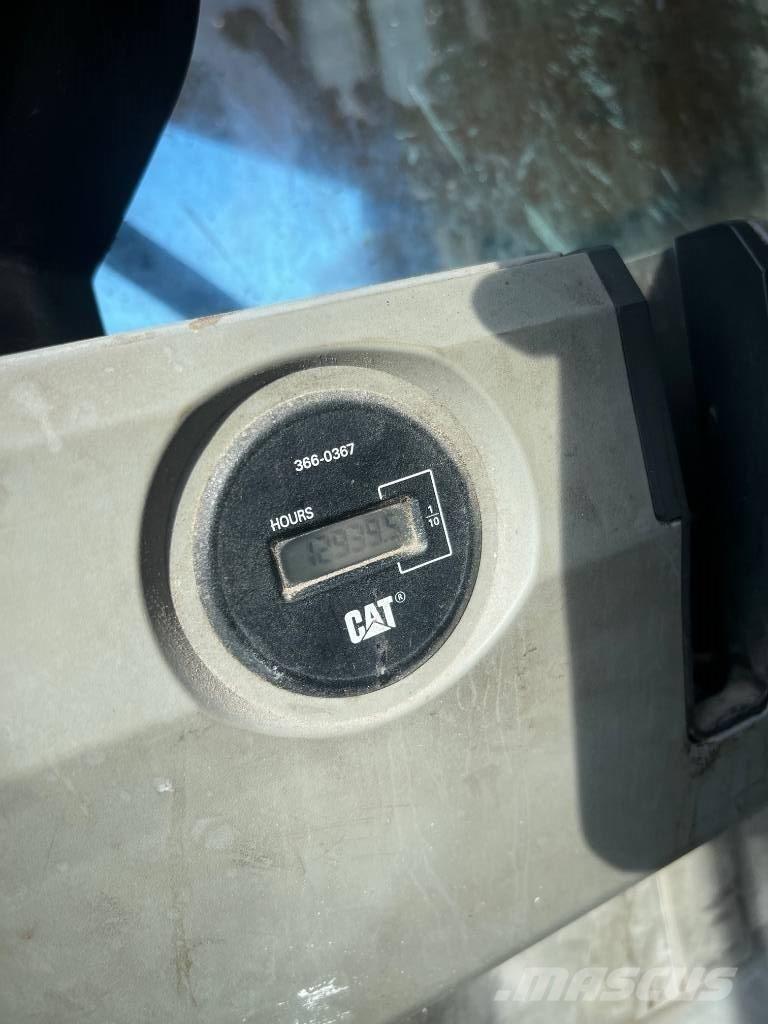 CAT 329 E حفارات زحافة