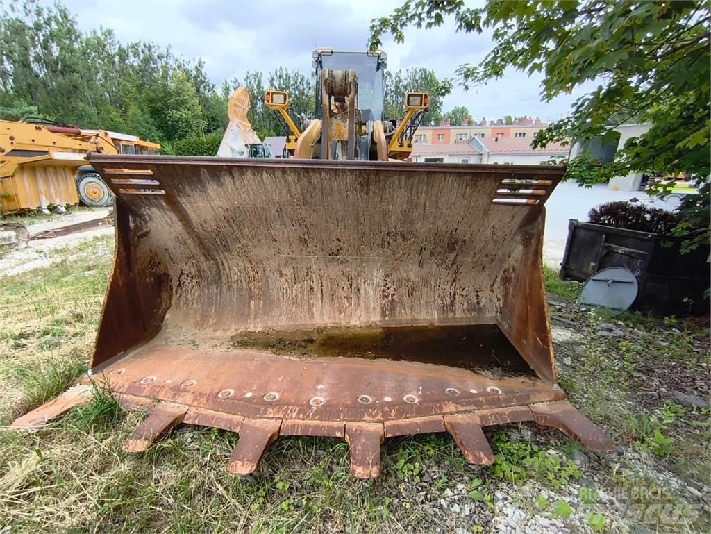 Komatsu WA600-6 أخرى