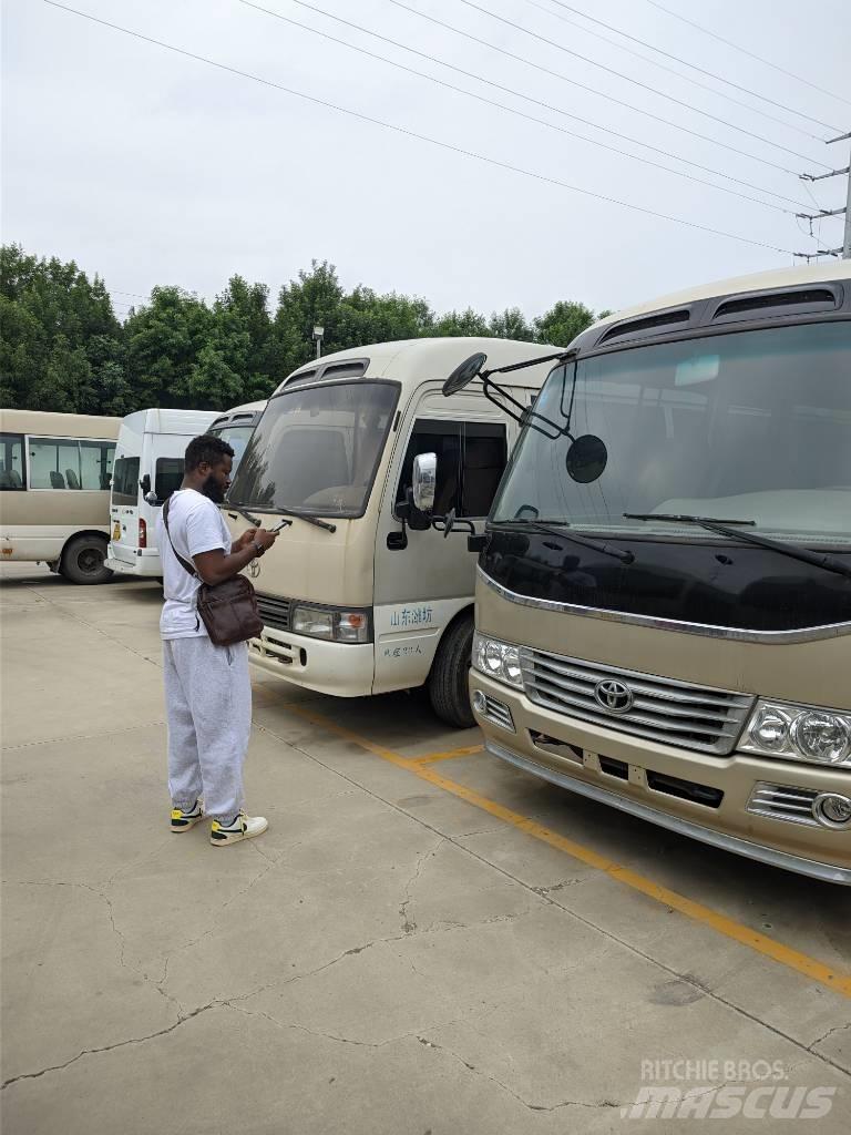 Toyota Coaster Bus حافلة صغيرة