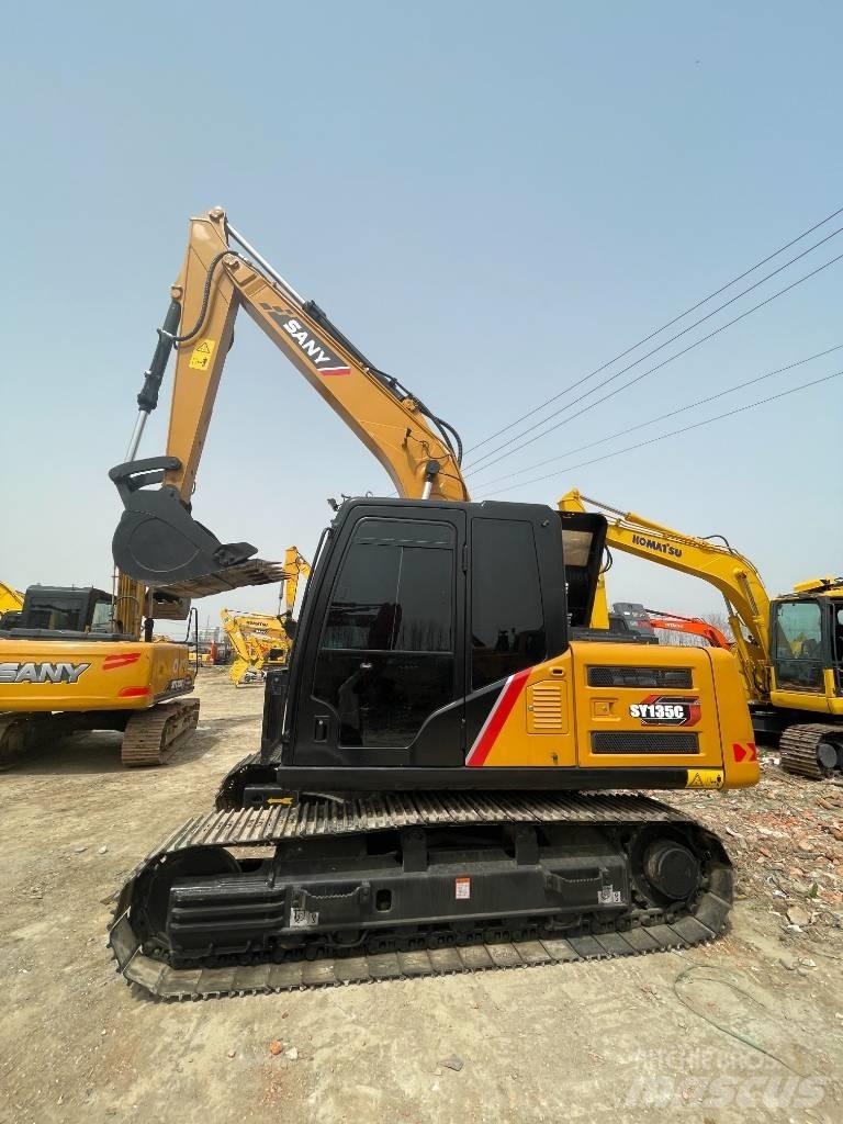 Sany SY 135 حفارات زحافة