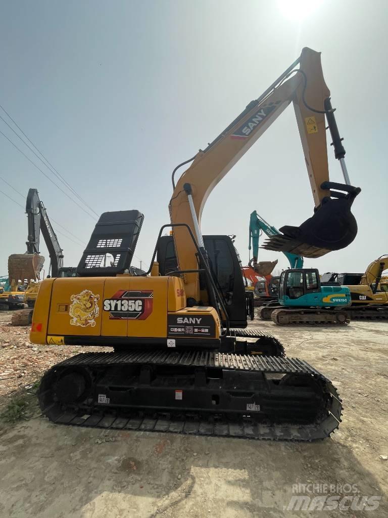 Sany SY 135 حفارات زحافة