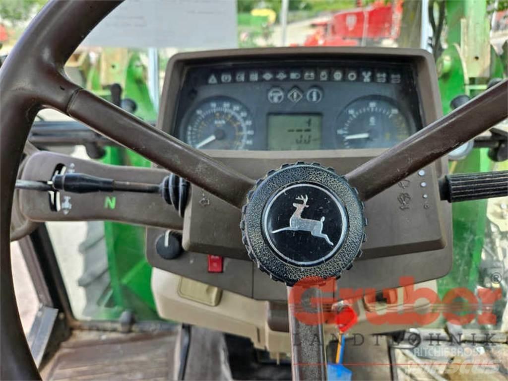John Deere 6610 الجرارات