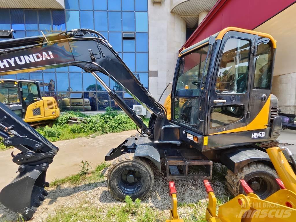 Hyundai Robex 60 W حفارات بعجل