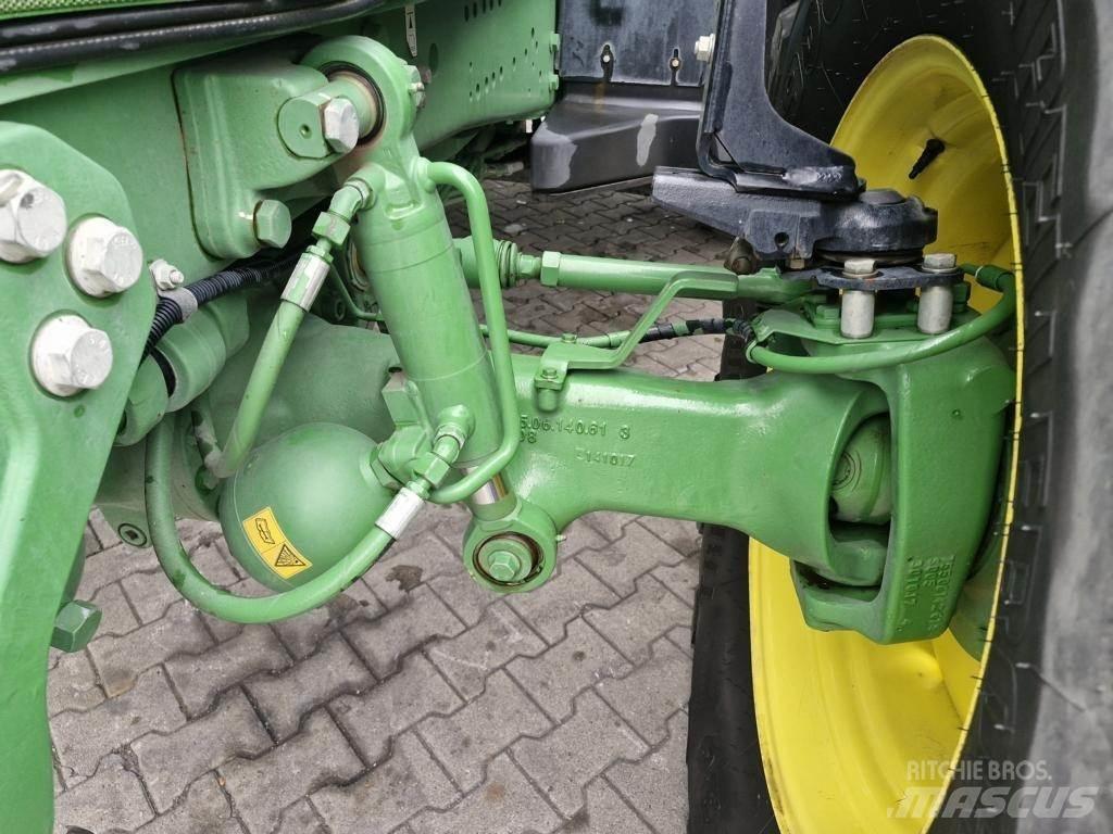 John Deere 6230R الجرارات
