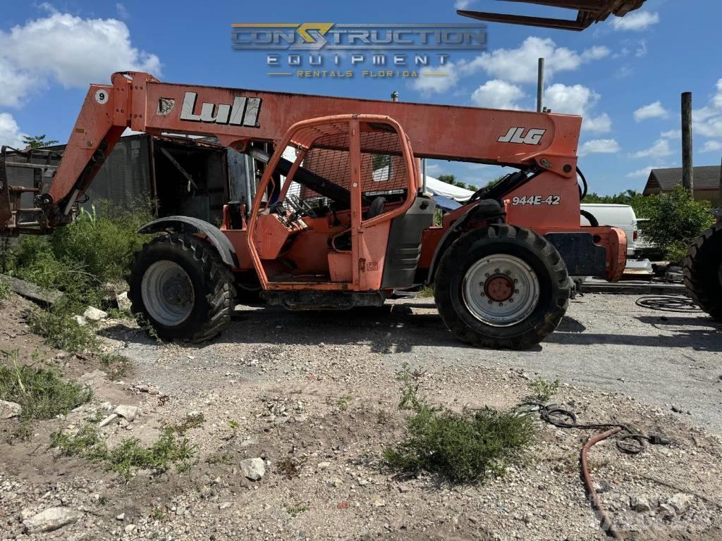 JLG 944 E-42 شاحنات ذات رافعات شوكية - أخرى