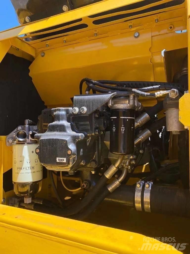 Komatsu pc200- 8 حفارات زحافة
