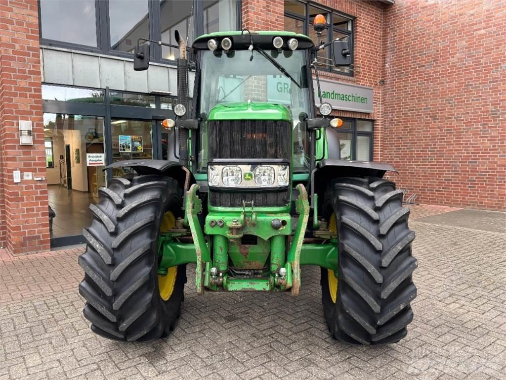 John Deere 6830 الجرارات