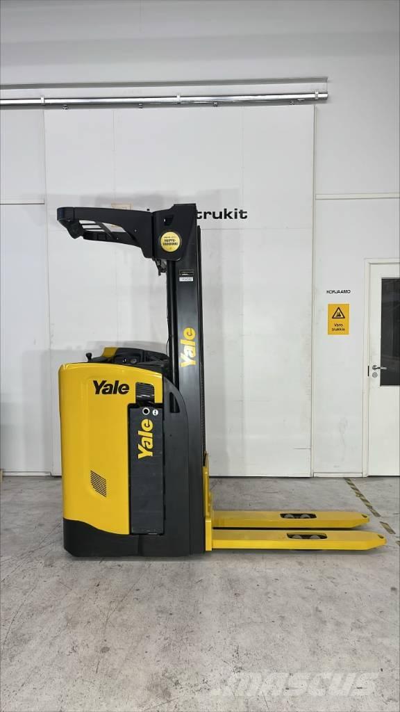Yale MS 16 S شاحنات مناولة ذاتية الدفع