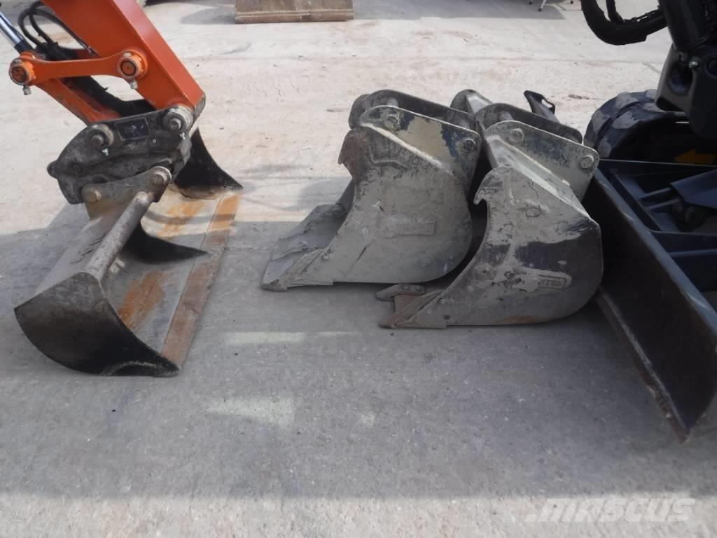 Hitachi ZX 85 US B-6 حفارات وسط 7 طن - 12 طن