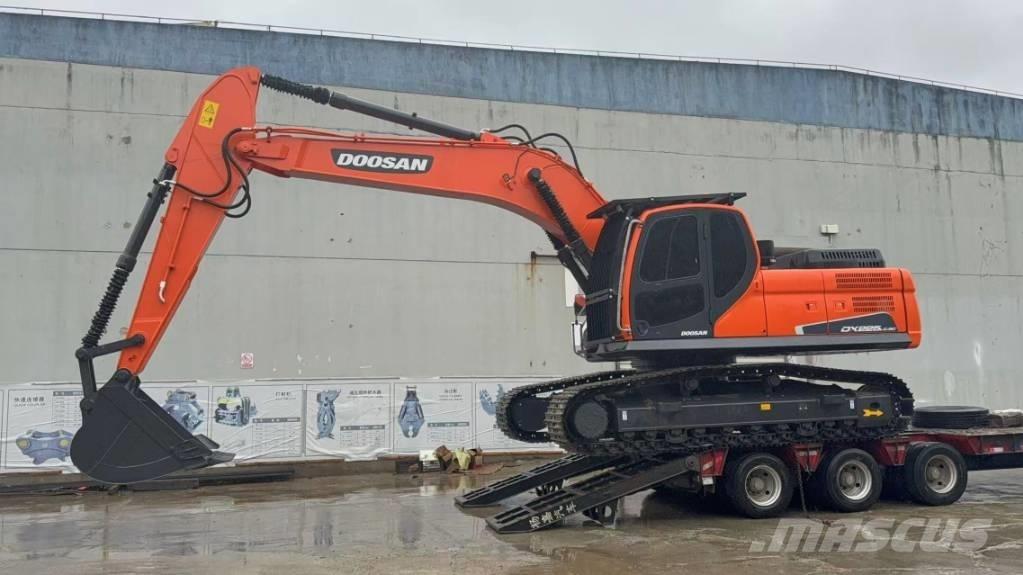 Doosan DX 225 LCA حفارات زحافة