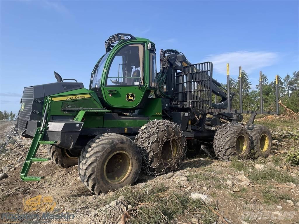 John Deere 1010G شاحنات