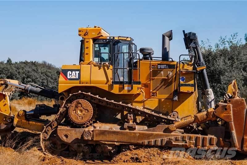 CAT D10T بلدوزرات مجنزرة