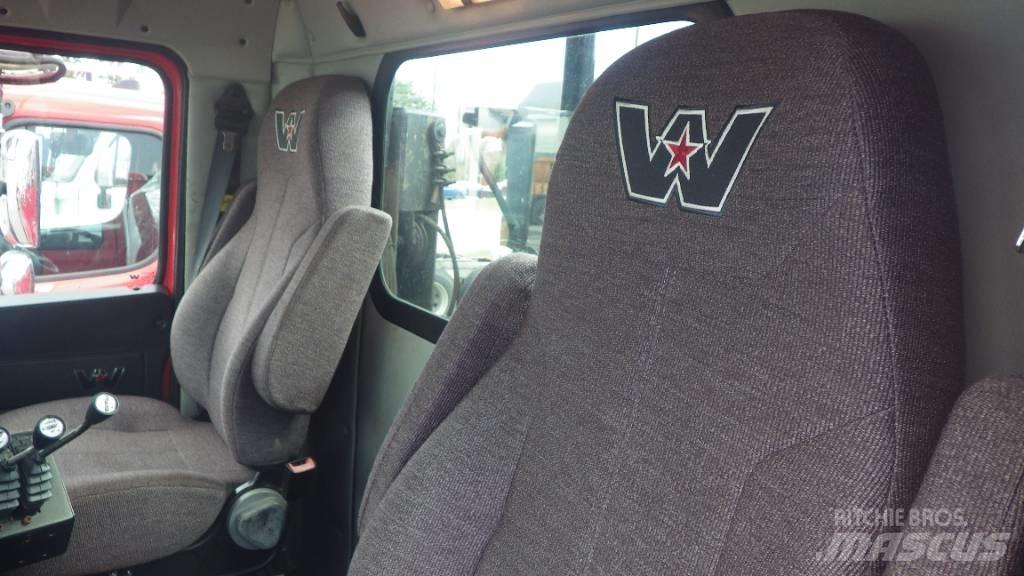 Western Star 4700 SB حراثات ونصول الجليد