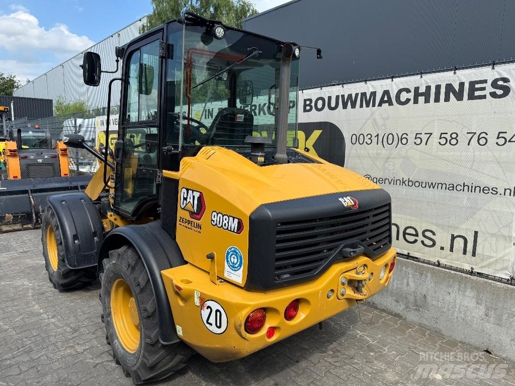CAT 908 M لوادر بعجل