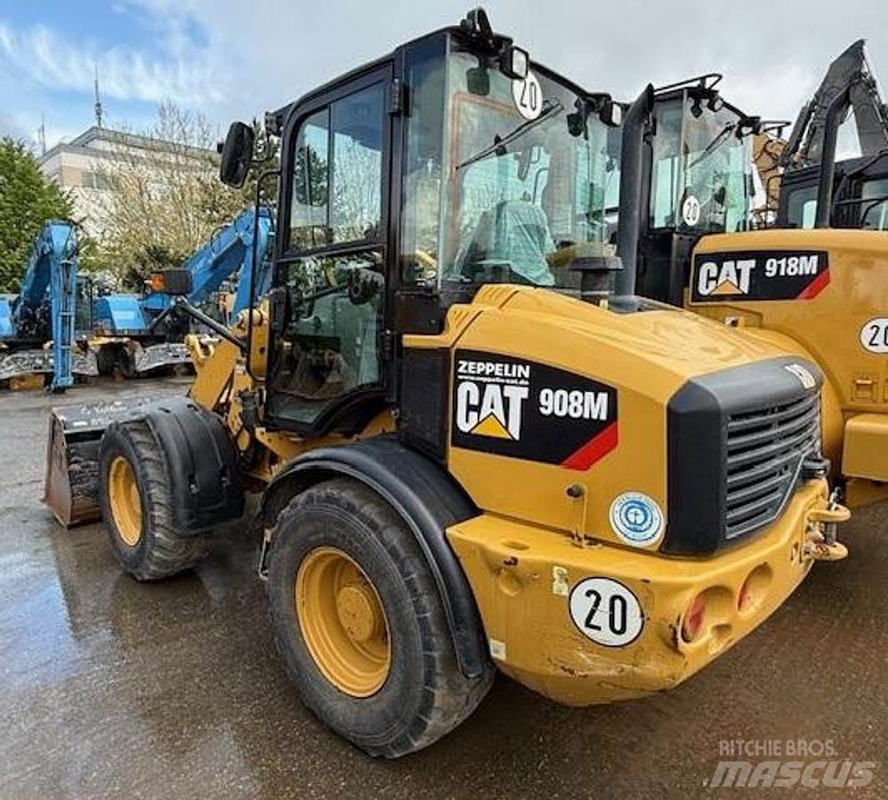 CAT 908M لوادر بعجل