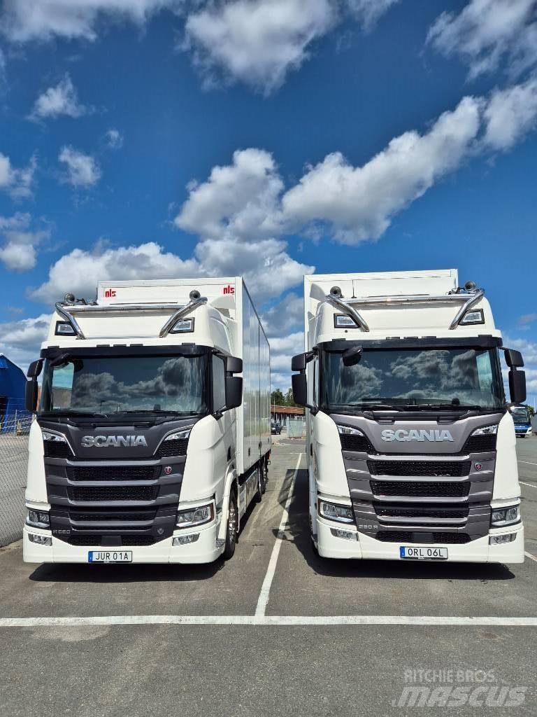 Scania 560R شاحنات ذات هيكل صندوقي