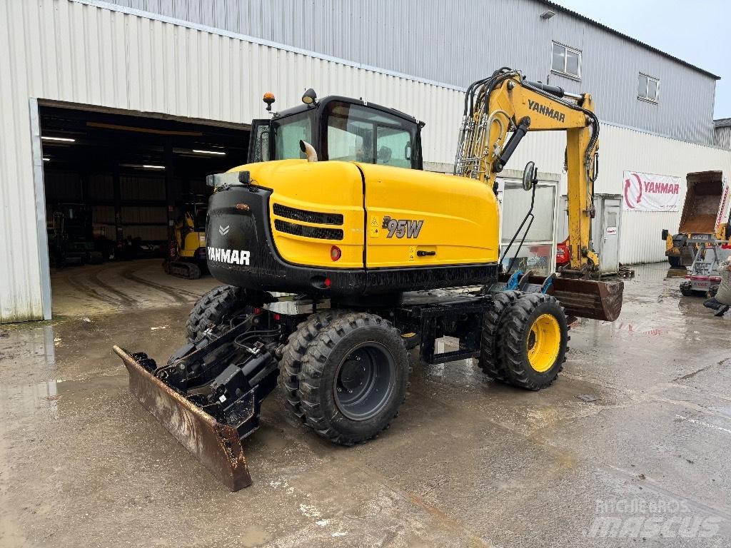 Yanmar B95W (40408) حفارات بعجل