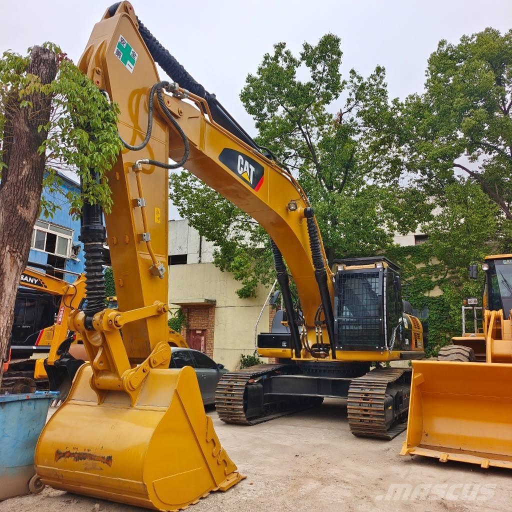 CAT 336 D2 حفارات زحافة