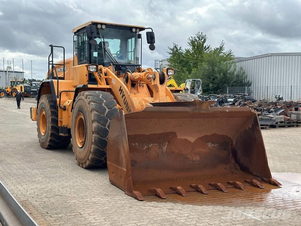 Hyundai HL 970 A لوادر بعجل