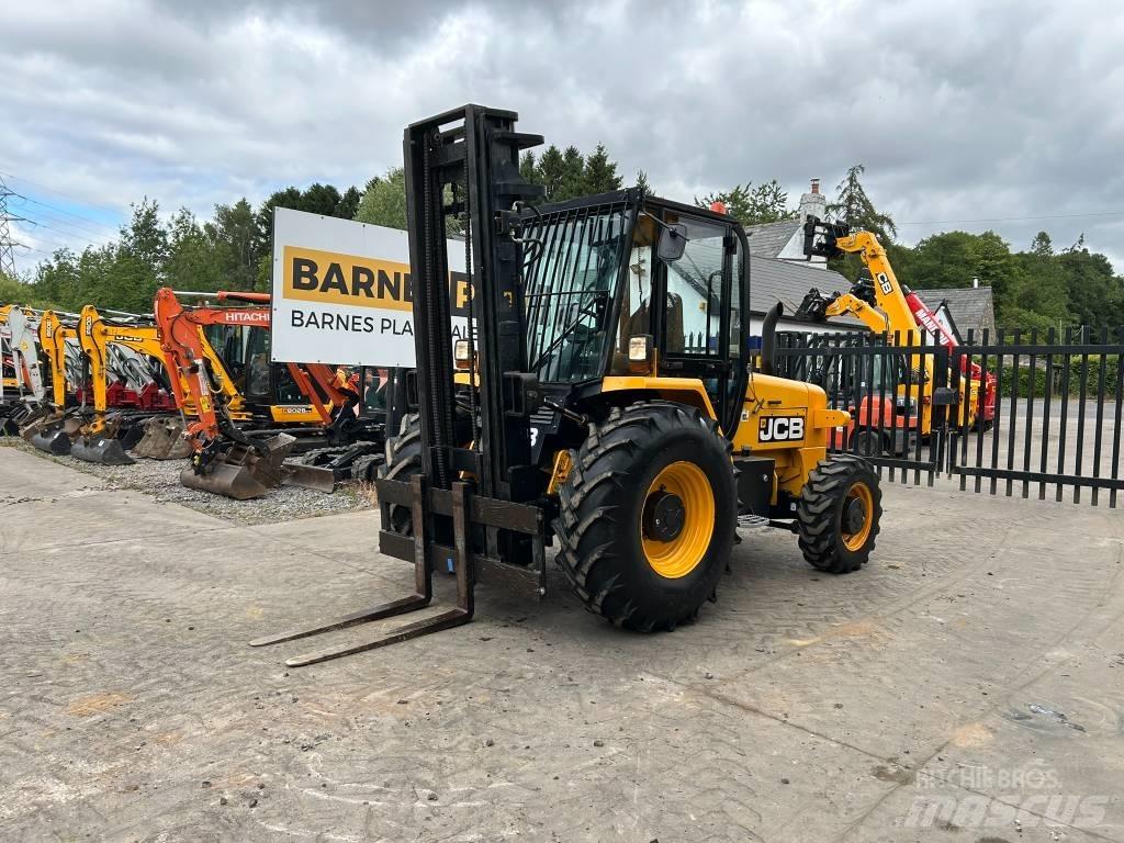 JCB 926 RTFL شاحنات الطرق الوعرة