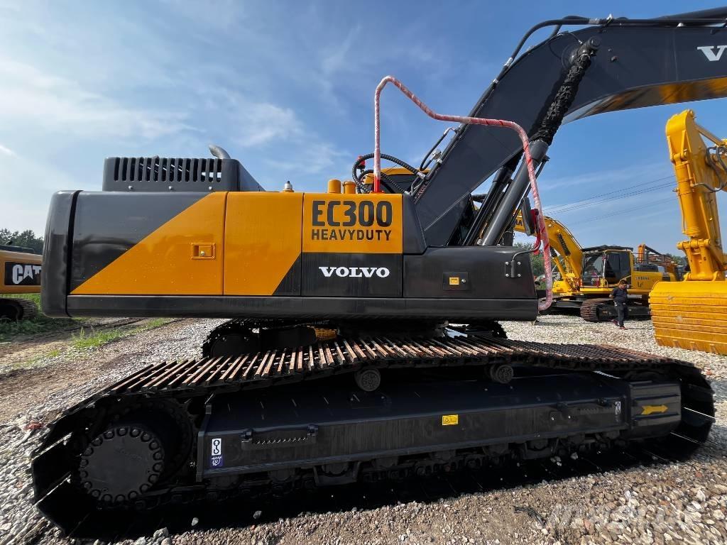 Volvo EC 300 D L حفارات زحافة