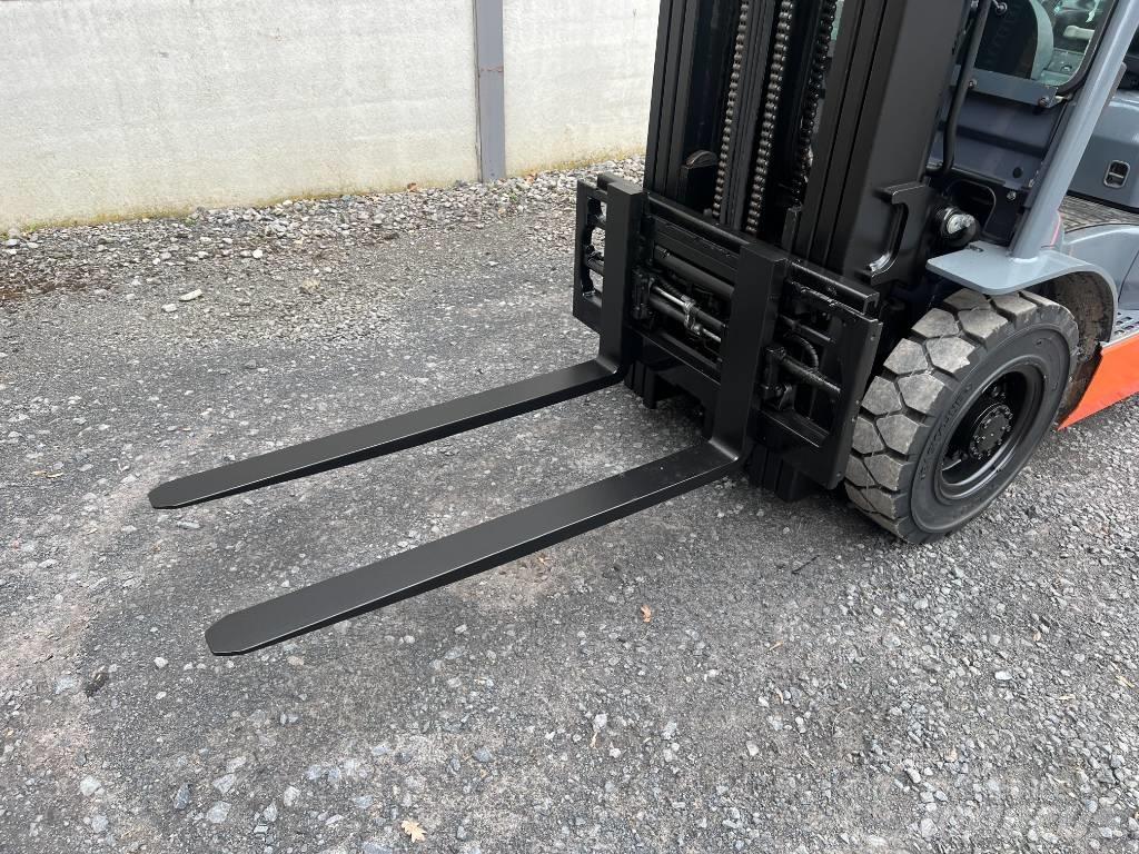 Toyota 02-8 FGF 25 شاحنات LPG