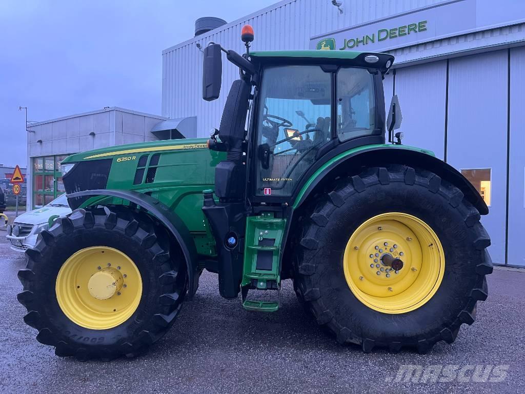 John Deere 6250 R الجرارات